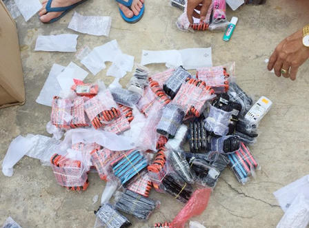 Phát hiện xe khách chở hơn 2000 điện thoại không rõ nguồn gốc