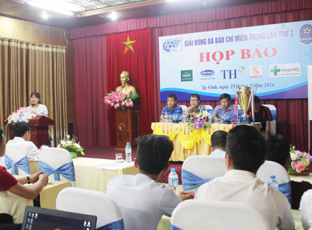 Họp báo giải bóng đá những người làm báo tại miền Trung lần thứ 3