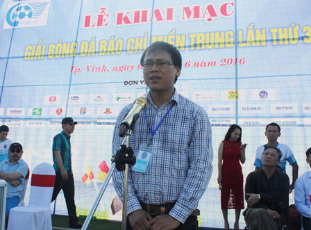 Hàng trăm phóng viên nhà báo tại miền Trung tranh giải bóng đá 