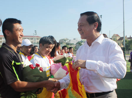 Hàng trăm phóng viên nhà báo tại miền Trung tranh giải bóng đá 