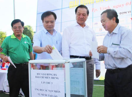 Hàng trăm phóng viên nhà báo tại miền Trung tranh giải bóng đá 