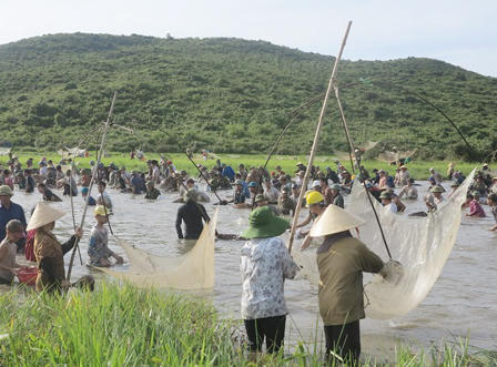 Độc đáo Lễ hội đánh cá Đồng Hoa