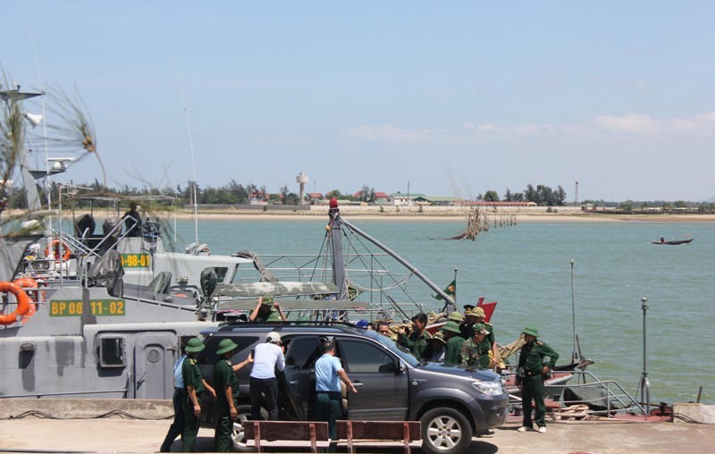 Phi công SU30 thoát nạn lập tức tham gia tìm đồng đội còn mất tích