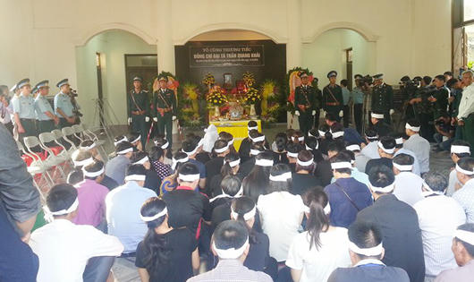 Lễ tang đại tá phi công Trần Quang Khải  