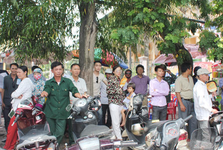 Hàng nghìn suất cơm, sữa tươi, nước uống miễn phí cho thí sinh tại Vinh