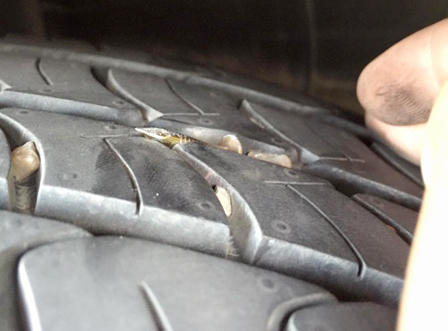 25kg đinh vít rơi trên đường cũng khiến công an phải.... vào cuộc