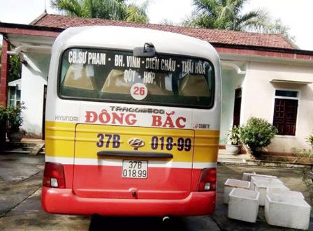 Xe bus chở 200kg nội tạng động vật hôi thối