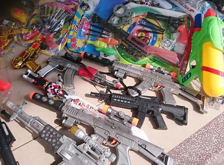 Thu 500 khẩu súng là đồ chơi bạo lực trẻ em