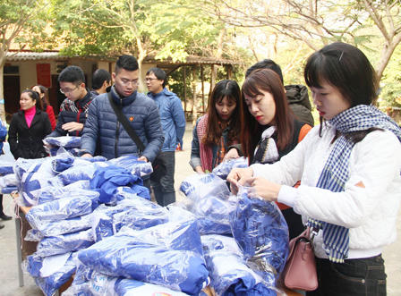 Hơn 1.000 suất quà trong chương trình 'Áo ấm mùa đông lần thứ 5'