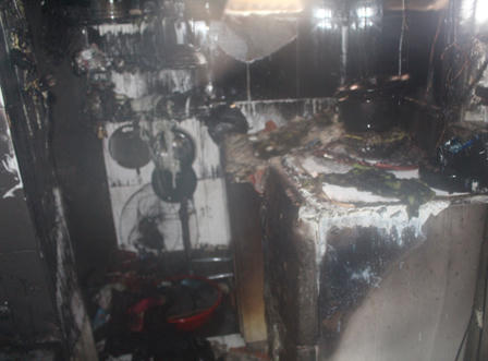 Hơn 40 cảnh sát PCCC chữa đám cháy trong chợ