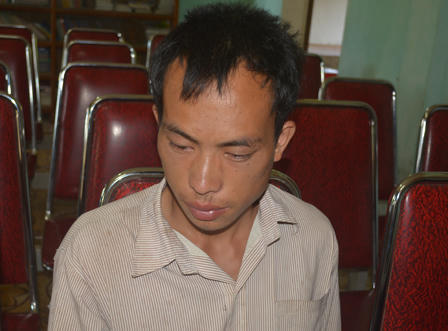 Ngụy trang 10kg thuốc phiện trong can nhựa chở từ Lào vào Việt Nam tiêu thụ