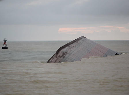 Tìm thấy thêm một thi thể trong tàu chìm ở Nghệ An