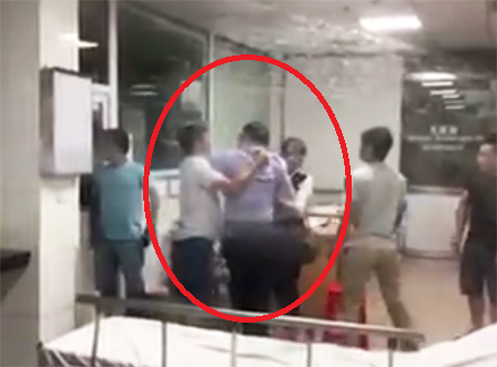 Chủ tịch phường cầm ghế 'hóa giải' vụ 'gây mất trật tự ở bệnh viện'