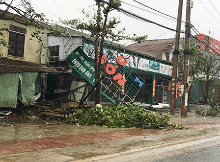 Hà Tĩnh thiệt hại nặng sau bão