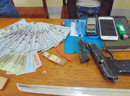 Bắt đối tượng mua bán ma túy nổ súng tấn công cảnh sát