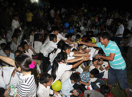 Trung thu yêu thương lần thứ 5 đến với trẻ em lòng hồ 