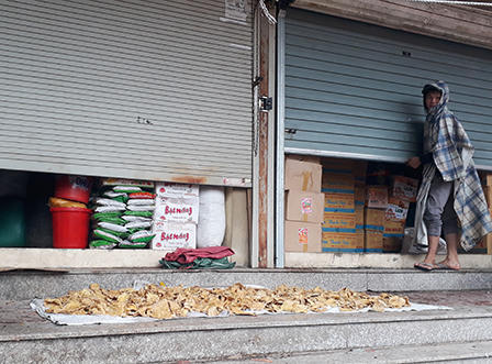 Vì sao tiểu thương chợ Vinh thiệt hại tiền tỷ ?