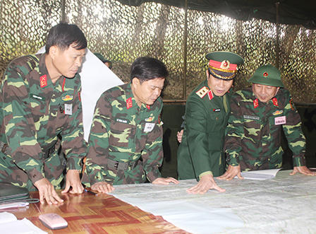 Sư đoàn 324 mang súng máy, xe tăng... dàn trận 'chiến đấu như thật' 