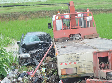 Xe 4 chỗ va xe cứu hộ khiến 2 phụ nữ thiệt mạng ngày 8/3