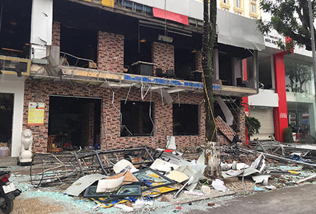 Nổ lớn tại một nhà hàng lúc rạng sáng rung lắc một góc thành phố, người dân náo loạn