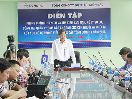 Tổng Công ty Điện lực miền Bắc diễn tập với sự cố bão giật cấp 12 đổ bộ vào Nghệ An