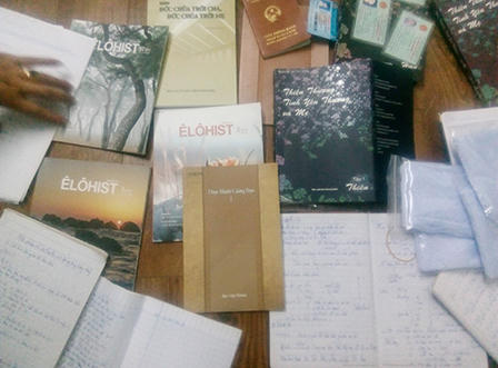 Nữ sinh viên viết cam kết từ bỏ 'Hội thánh Đức Chúa Trời'