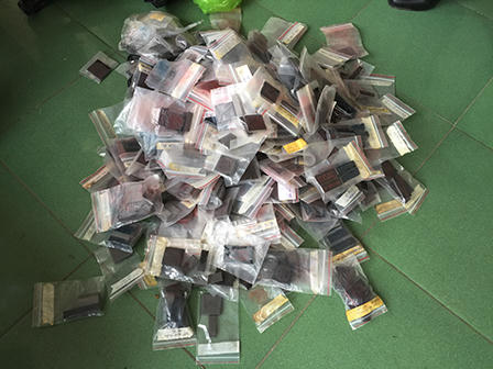 Mẹ kéo con trai dị tật vào đường dây làm giả giấy tờ, tài liệu