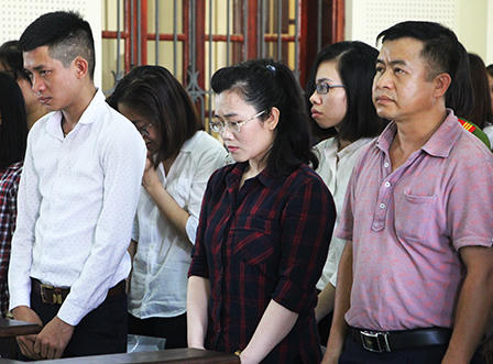 Tiếp tục hoãn phiên tòa xử nhân viên Eximbank chiếm đoạt 50 tỉ