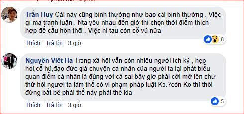 Xôn xao màn cầu hôn của thầy giáo với nữ sinh viên trên sân khấu trao bằng tốt nghiệp