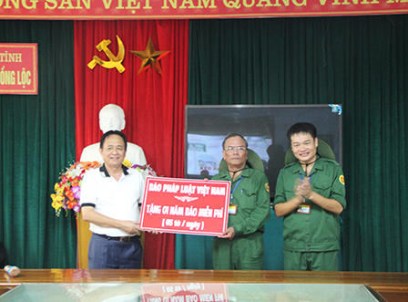 Đoàn công tác Báo PLVN viếng Nghĩa trang liệt sĩ Việt – Lào, khu di tích Ngã ba Đồng Lộc 