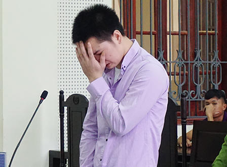 Đoạt mạng người khác vì bị chiếu đèn vào mặt nhận 15 năm tù