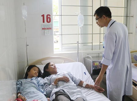 Hái nhầm nấm độc sau mưa, 4 người một nhà nhập viện