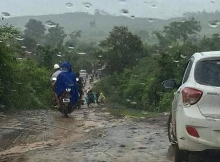 Hiện trường nơi xảy ra vụ rơi máy bay SU22 hai phi công hy sinh