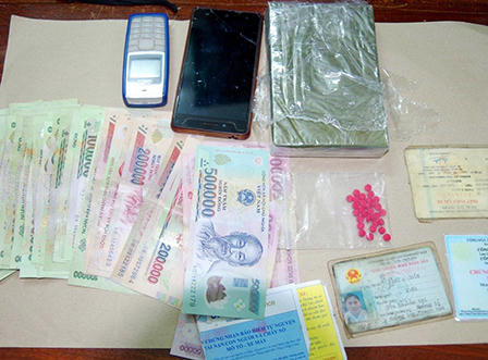 Bắt kẻ xách thuê 1 bánh heroin vào Lâm Đồng lấy 10 triệu đồng tiền công