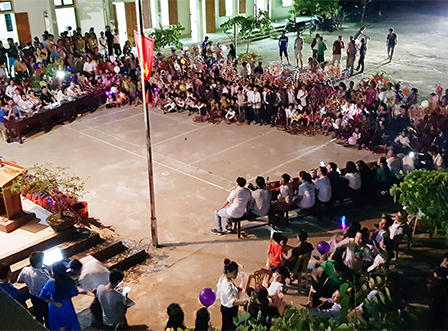 Đêm hội trăng rằm cho gần 700 trẻ em tại xã nghèo huyện biên giới