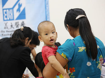 Gần 100 trẻ khuyết tật được phẫu thuật nụ cười miễn phí