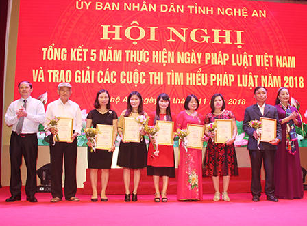 Tổng kết 5 năm triển khai thực hiện Ngày Pháp luật, trao giải các cuộc thi