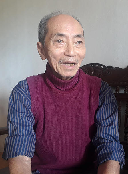 Thầy giáo già hơn 30 năm dạy miễn phí cho trẻ nghèo