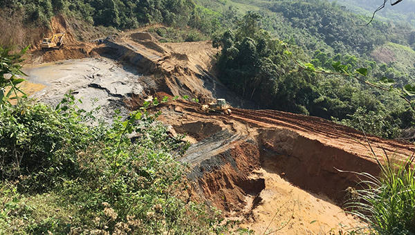 Ám ảnh cái chết đau lòng ba người dưới hầm sâu