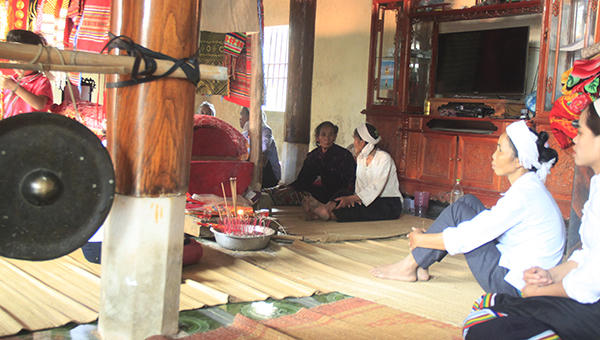 Ám ảnh cái chết đau lòng ba người dưới hầm sâu