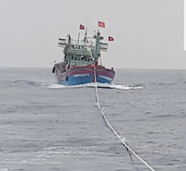 Cứu 16 ngư dân lênh đênh trên biển nhiều giờ