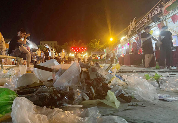 Festival ẩm thực  Quốc tế - Nghệ An 2019: Đêm khai mạc ngập... rác