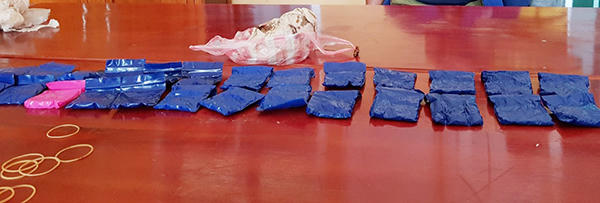 Bắt người Lào vận chuyển 5.200 viên ma túy và 1kg thuốc phiện vào Việt Nam