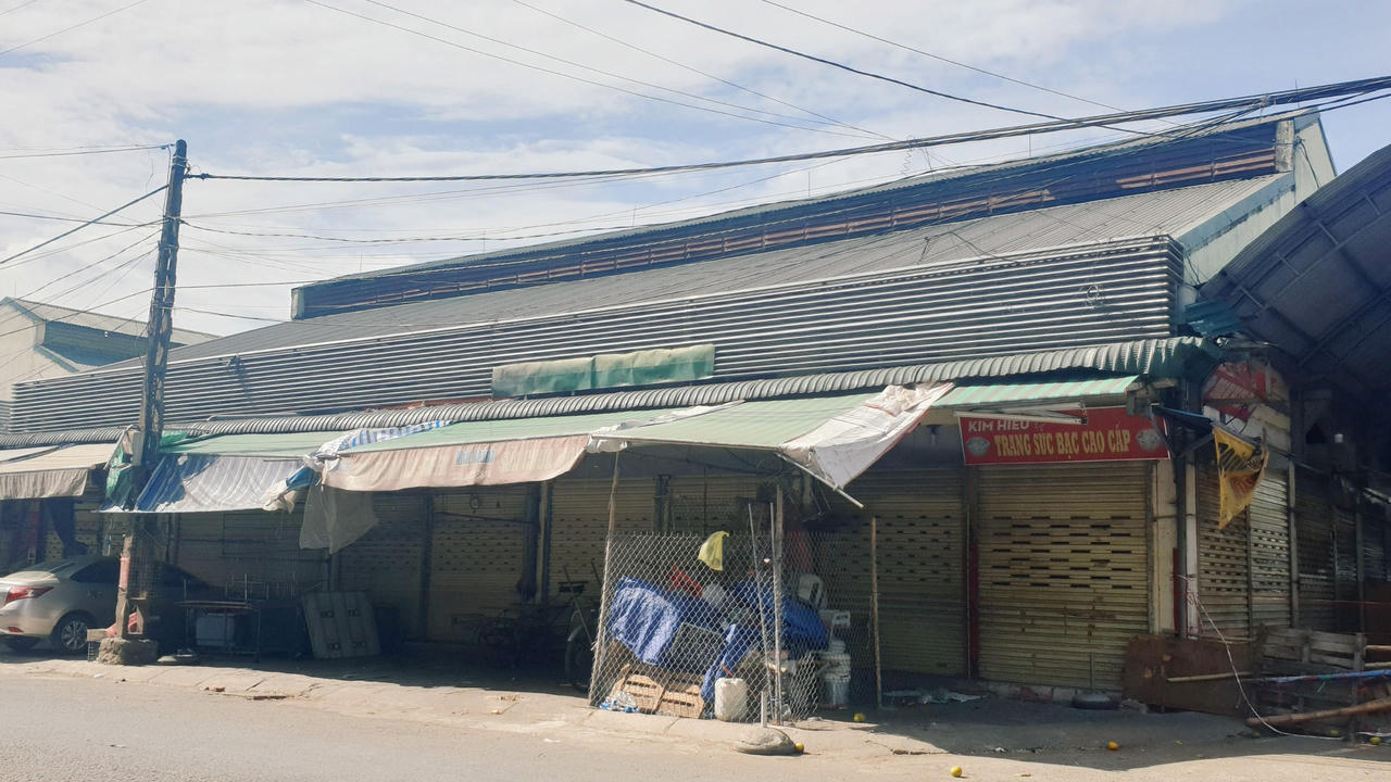 Quang cảnh đìu hiu hiếm thấy ở chợ đầu mối lớn nhất Nghệ An