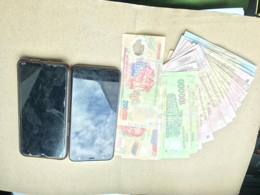 Dọa tung clip quay trộm trong phòng tắm 'tống tiền' 30 triệu đồng