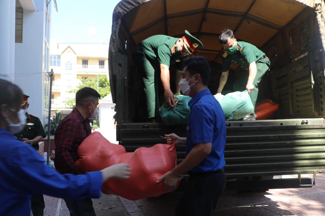 Mở 3 “gian hàng 0 đồng” hỗ trợ người dân trong vùng phong toả 