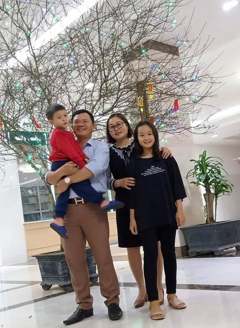 Vợ chiến sỹ Trường Sa gửi con nhỏ, "Nam tiến" cùng cả nước chống dịch