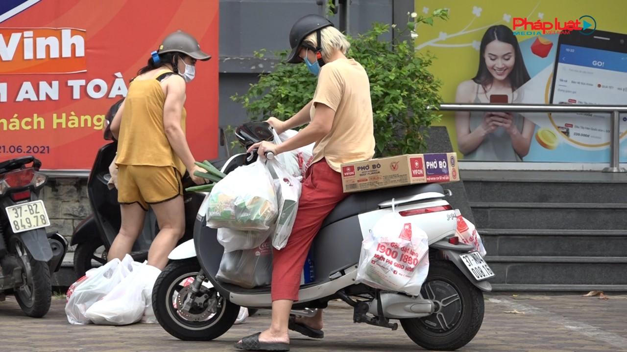 Thành phố Vinh nhộn nhịp trở lại trong ngày đầu điều chỉnh giãn cách