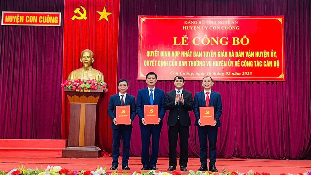 Nghệ An công bố các quyết định tổ chức bộ máy và công tác cán bộ quan trọng
