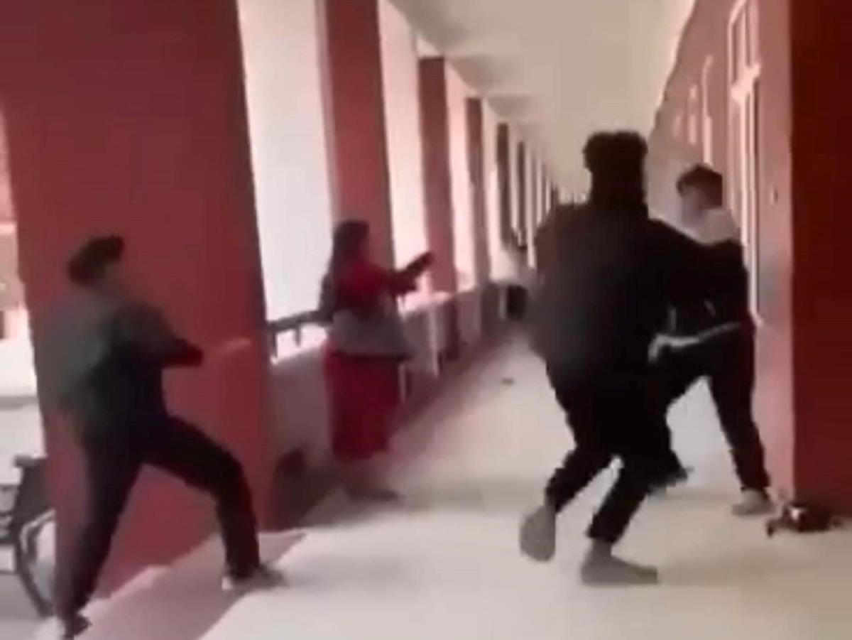 Đang làm rõ vụ nữ sinh bị đánh hội đồng nhập viện 